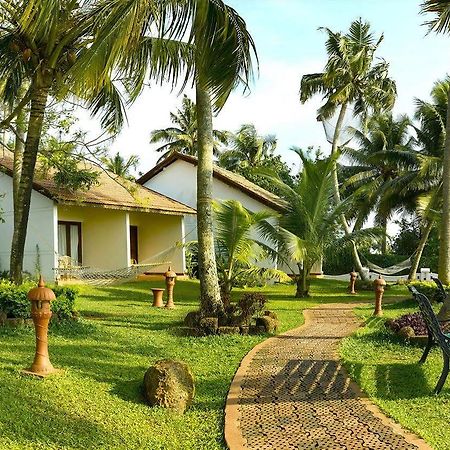 Abad Whispering Palms Hotell Kumarakom Eksteriør bilde
