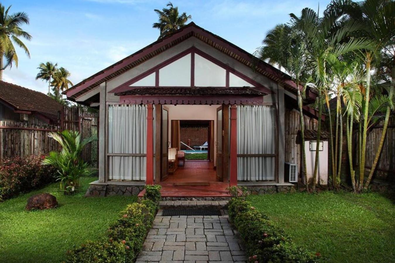 Abad Whispering Palms Hotell Kumarakom Eksteriør bilde